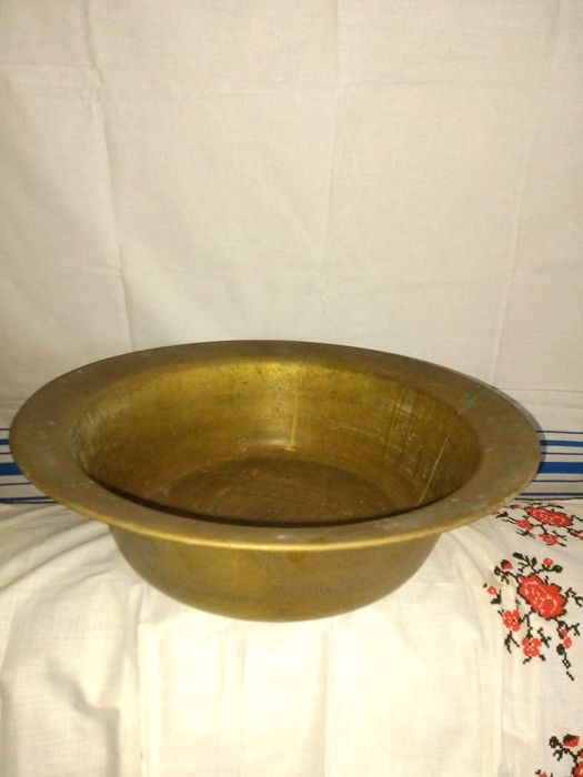 Таз,миска латунь ссср.