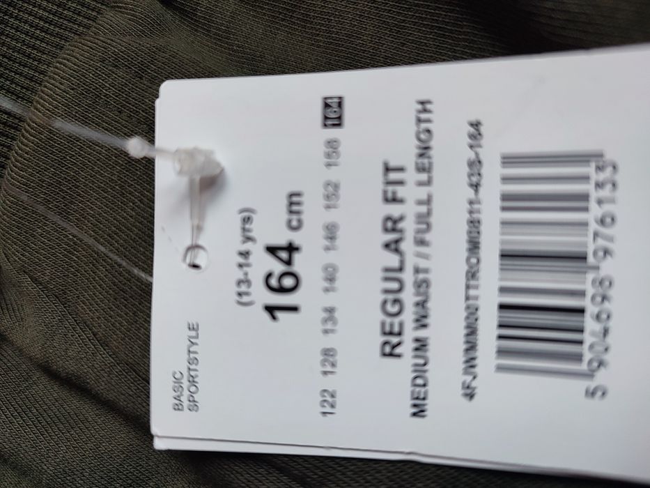 Nowe spodnie dresowe 164  4f