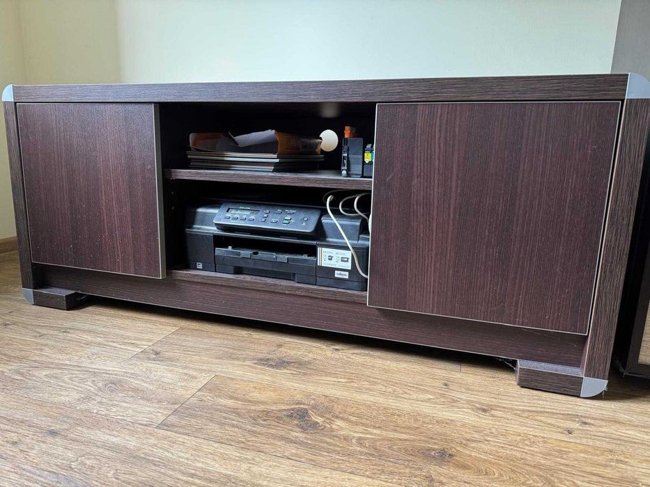 Solidna szafka pod akwarium