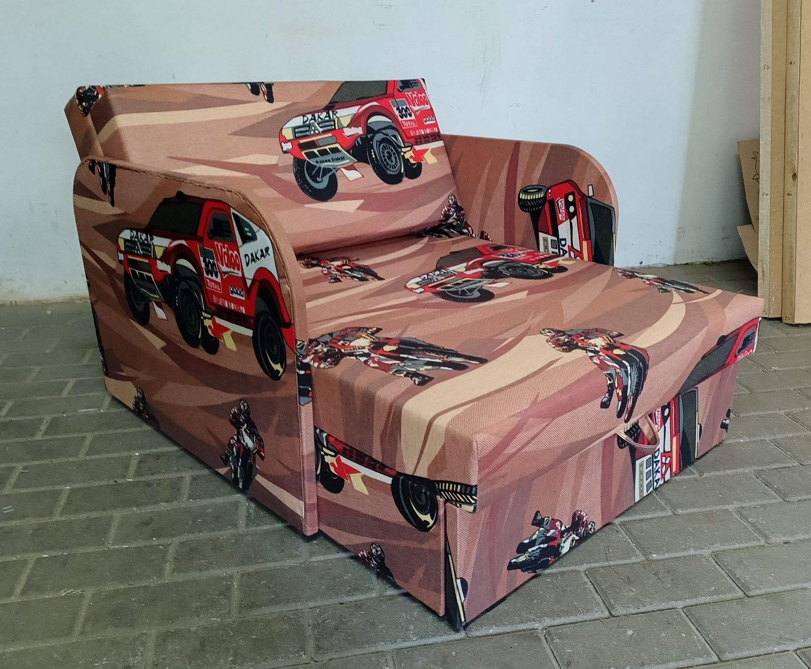 Fotelik rozkładany do spania z pojemnikiem na posciel dla dzieci sofa