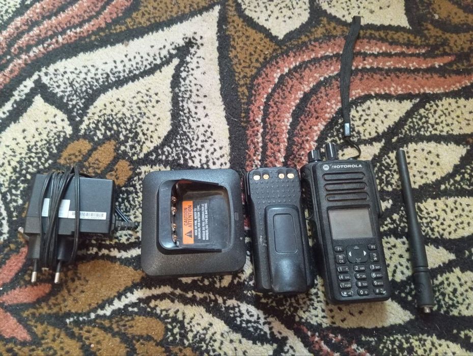 Продам цифрову рацію Motorola DP 4800