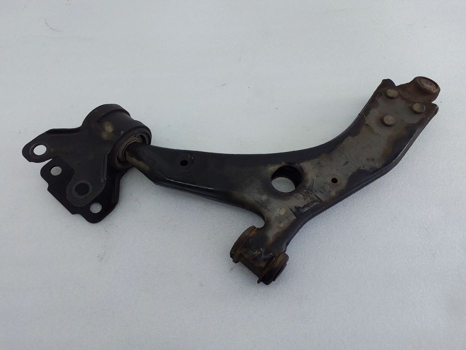 Braço de suspensão frente direito FORD Focus III