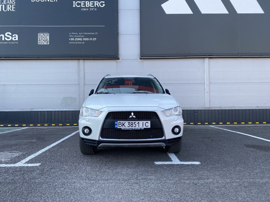 OUTIANDER XL 2010 2.2 автомат