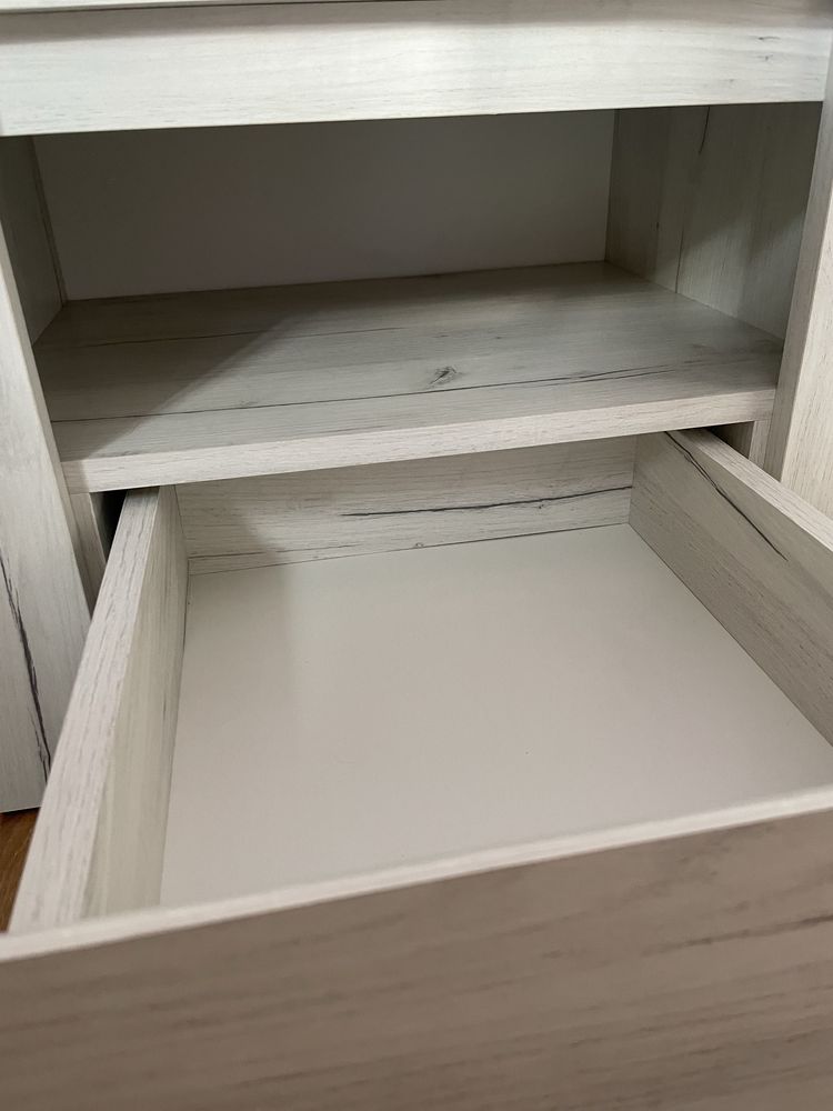 Łóżko pojedyncze ze stelażem i z szafką nocną + materac w cenie