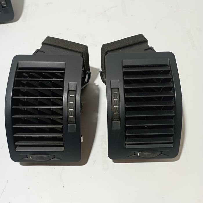 Воздуховод дефлектор в торпеду Skoda Octavia A5 (04-13) Октавія А5