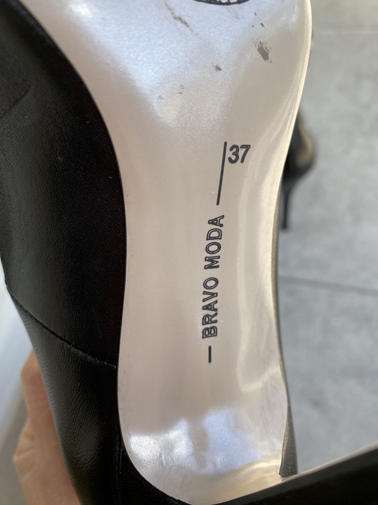 Шкірні туфлі від Bravo Moda, 37 розмір