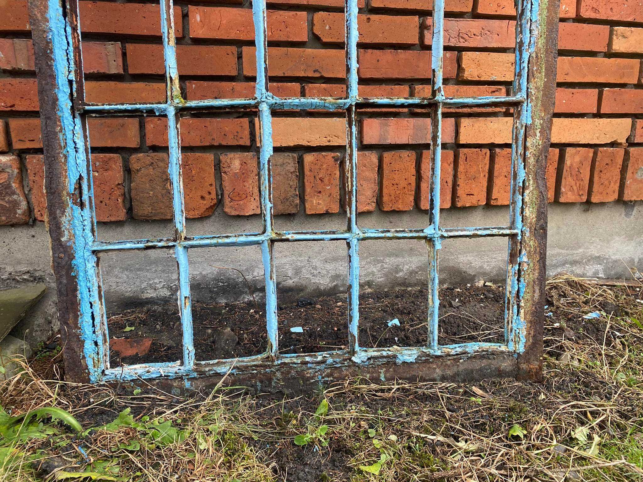 Stare  łukowe  rustykalne okna witrażowe żeliwne metalowe
