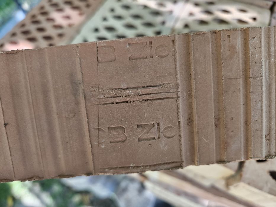 Cegła kratówka z lat 90-tych nowa 150szt