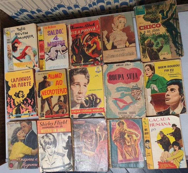 Diversos livros antigos