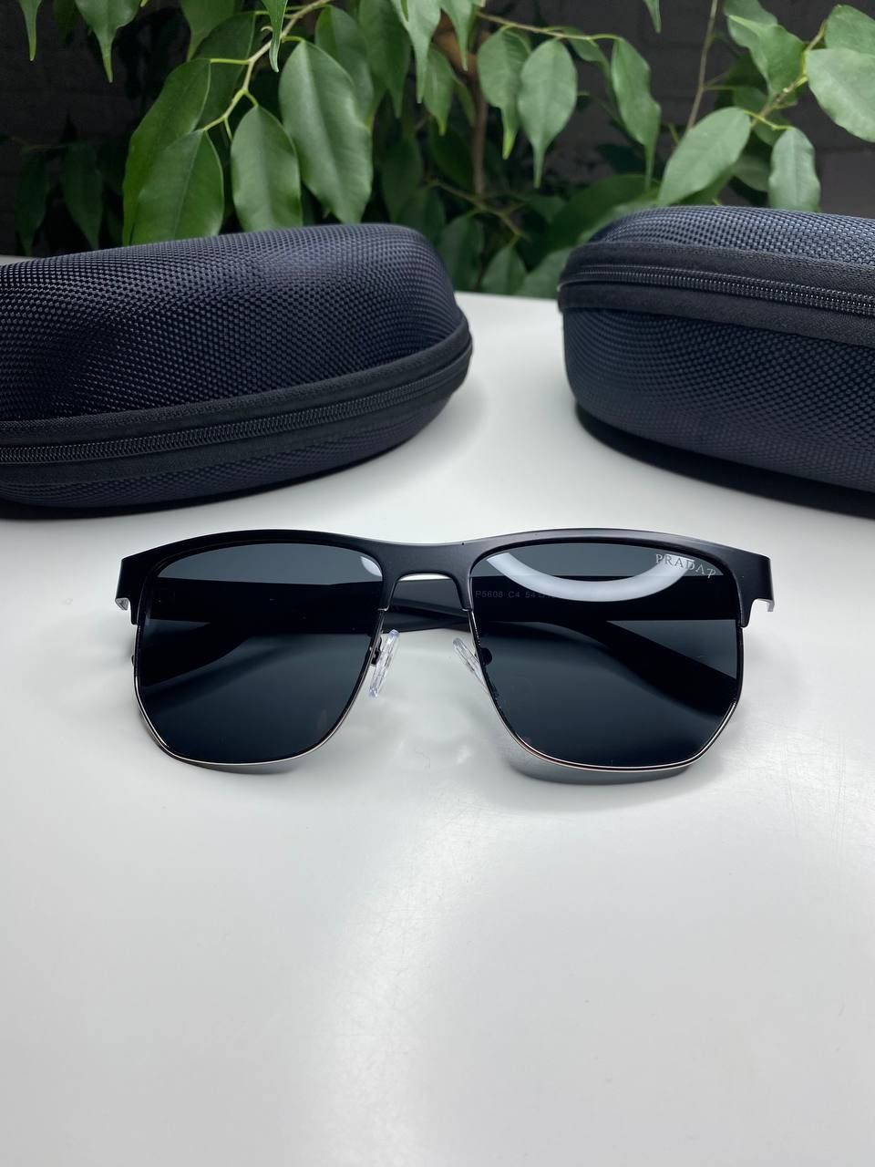 Мужские солнцезащитные очки Prada черные матовые Polarized антиблик