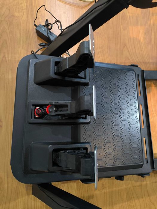 Voltante Thurstmaster 248 + Pedais T3PA (com garantia)