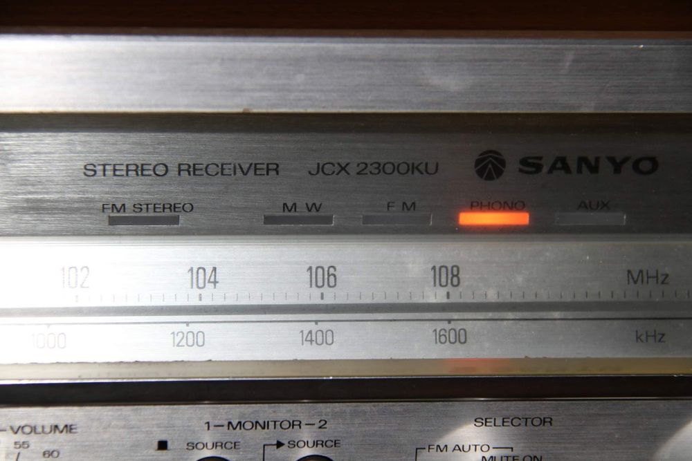 Amplificador Receiver Sanyo Vintage, modelo JCX 2300KU