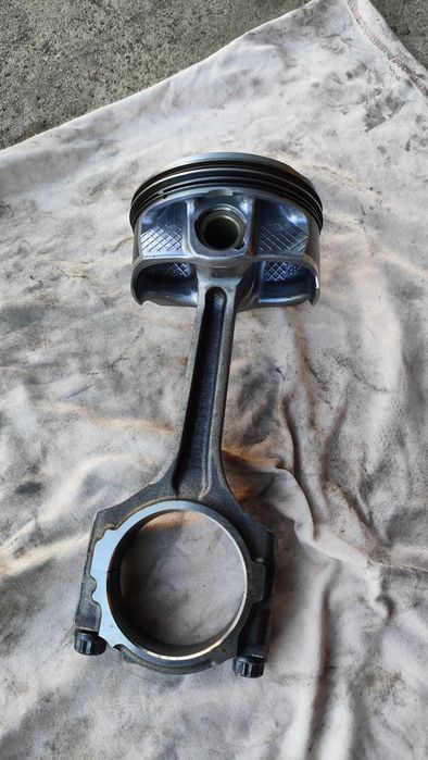 Tłok, korbowód Ford Mustang 2016 5.0 V8 gt