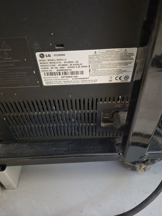 Telewizor LG ful HD 47 cali