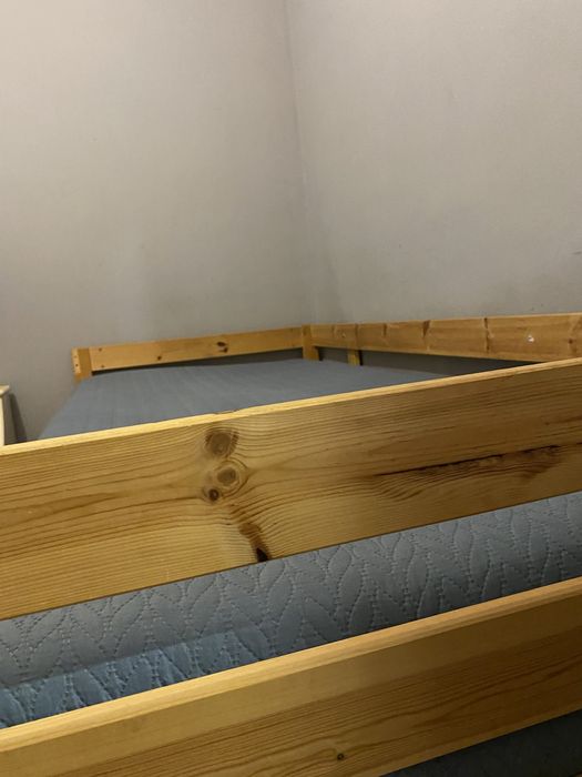 Cama de Solteiro 90x200 cm em Madeira Clara – Em Bom Estado