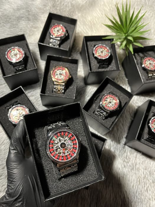 Годинник з рулеткою всередині | годинник механічний casino