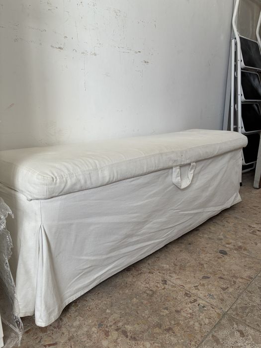 Banco com arrumacao estofada branca ikea