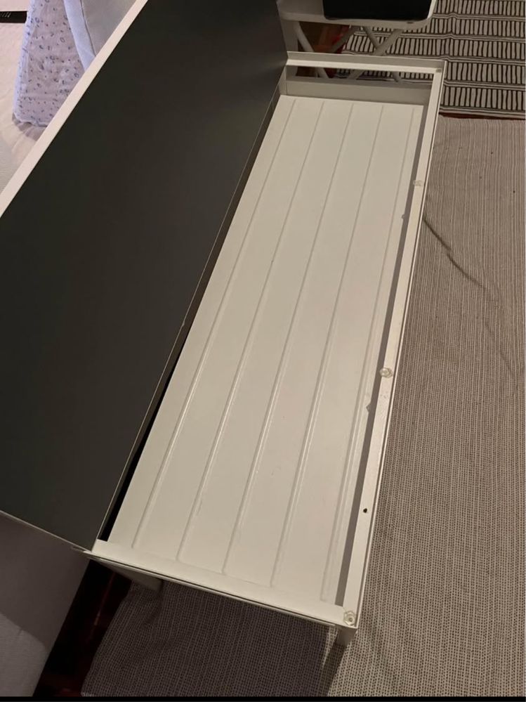 Mesa centro metálica reversível IKEA nyboda (modelo descontinuado)