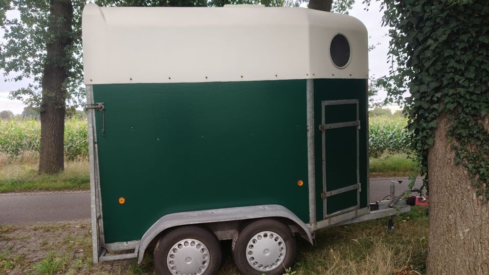 Przyczepa konna dla koni 1,5 konia Wesco 1300kg !