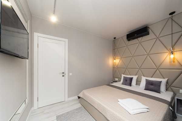 Подобова оренда 4к квартира ВІП. Лесі Українки 24. джакузі