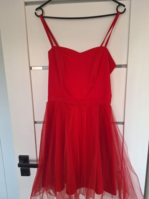 Sukienka czerwona z tiulem