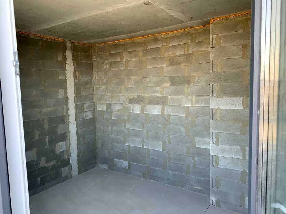 Продам  дворiняну 3-кімнатну квартиру  ЖК "Варшавський Плюс"