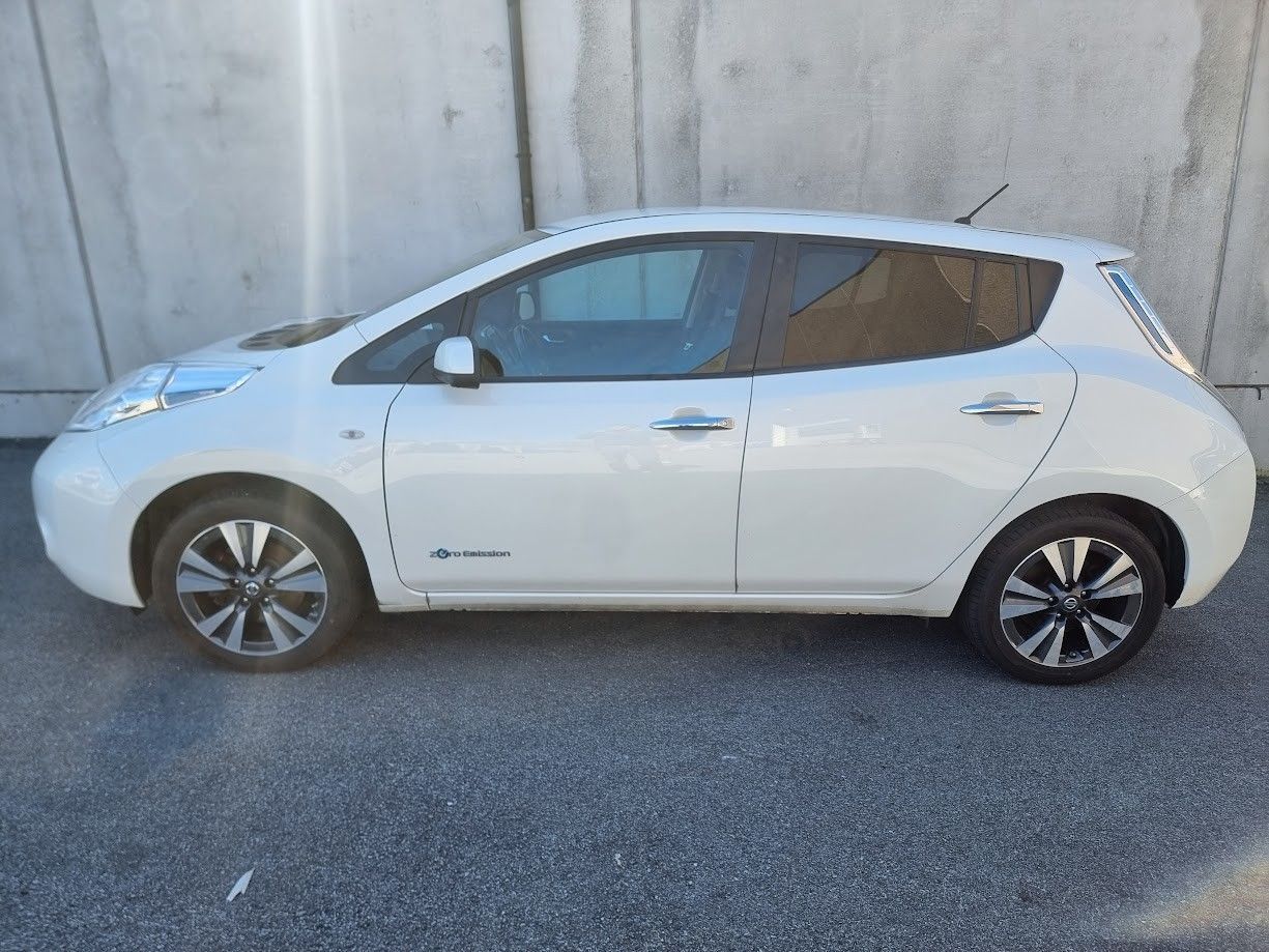 Nissan Leaf Tekna 2015р.12/12поділок 24kwh