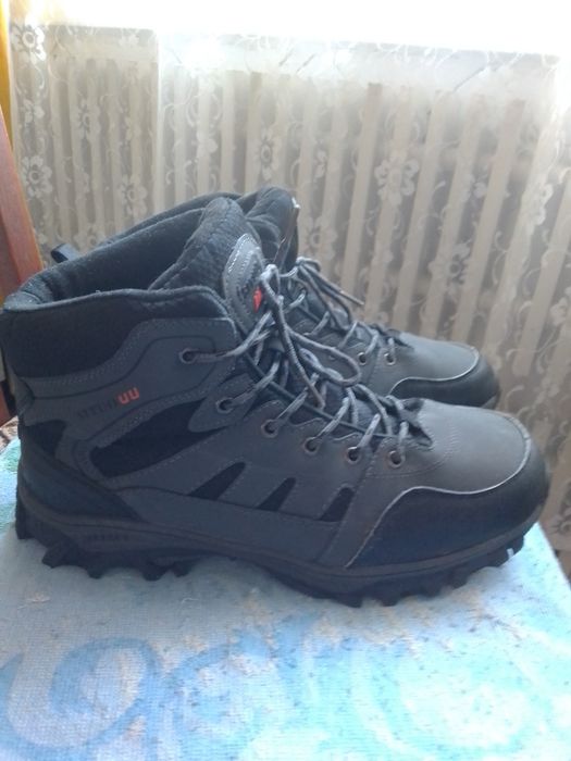 Ботинки мужские .