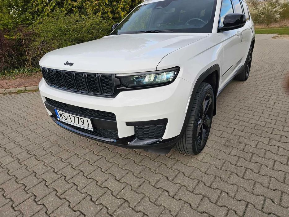 Jeep Grand Cherokee Wersia 6-osobowa wydłużana , bogate wyposażenie, black edition