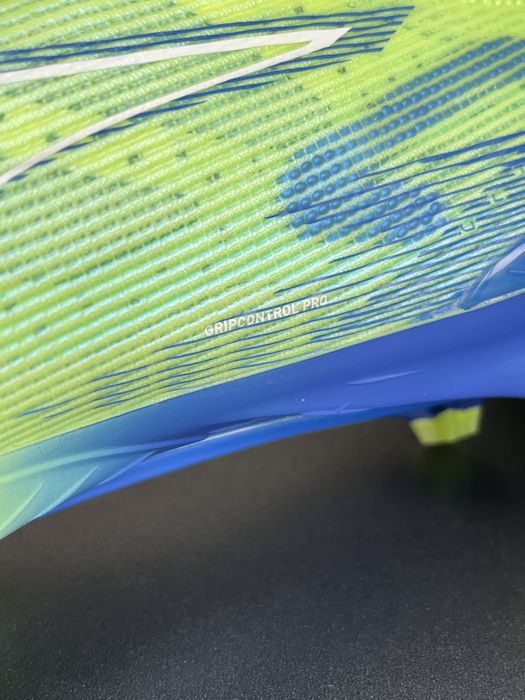 Puma Ultra 5 Ultimate оригінал бутси розмір 40.5-41 нові 107691-03