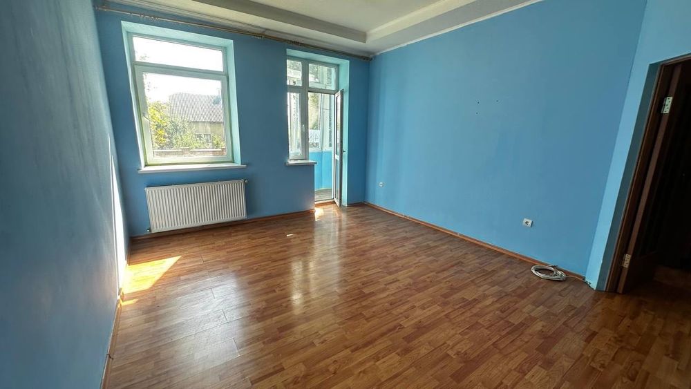 Продаж 1 км квартири в спальному районі міста