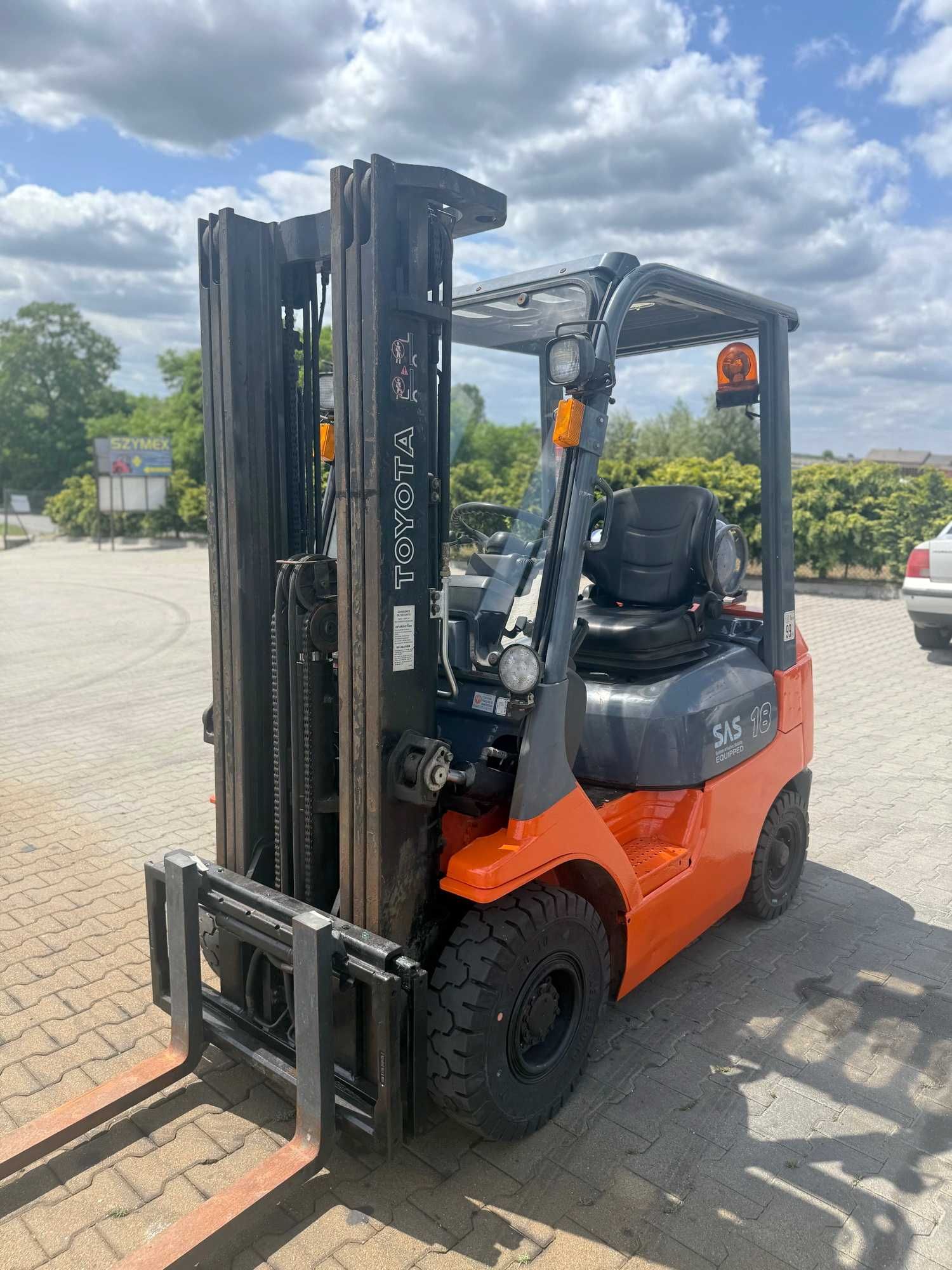 wózek widłowy TOYOTA 42-7FGF18 LPG 1800kg Triplex 4.70m 2002' 10700mtg