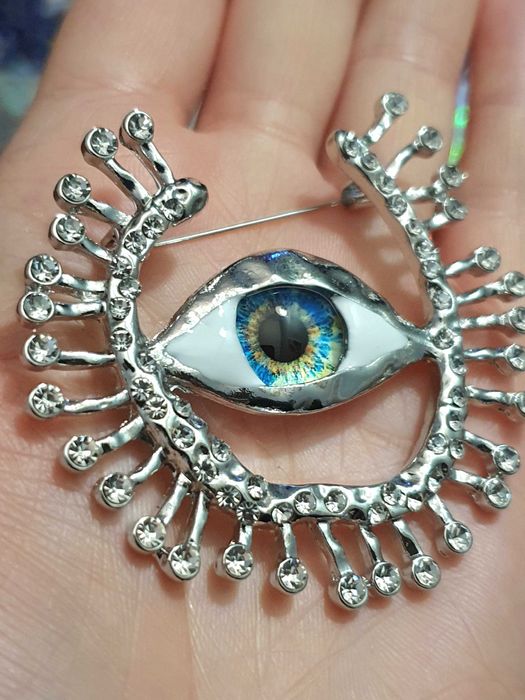 Broche pregadeira alfinete de peito surrealista olho colorido prateado