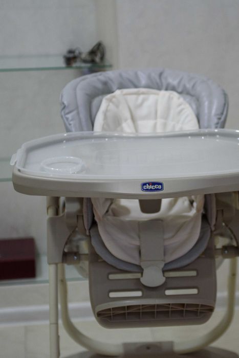 Детское кресло для кормления Chicco Polly Magic (Серое)