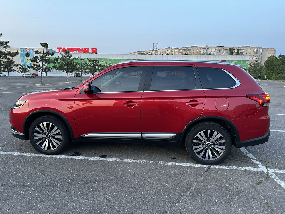 Mitsubishi Outlander 3 2018 год