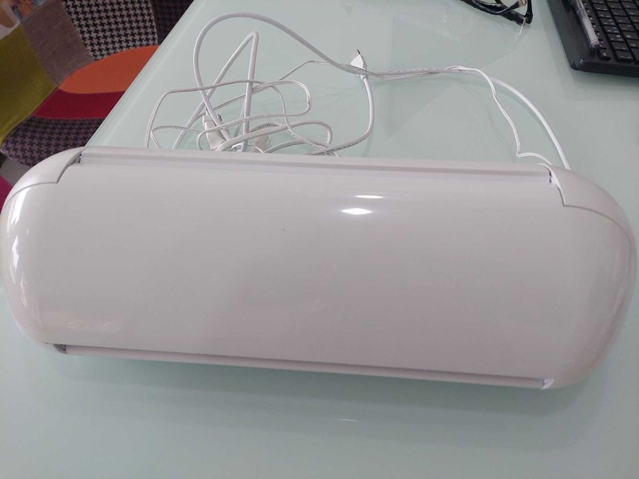 Maquina para produzir cortes e artesanato