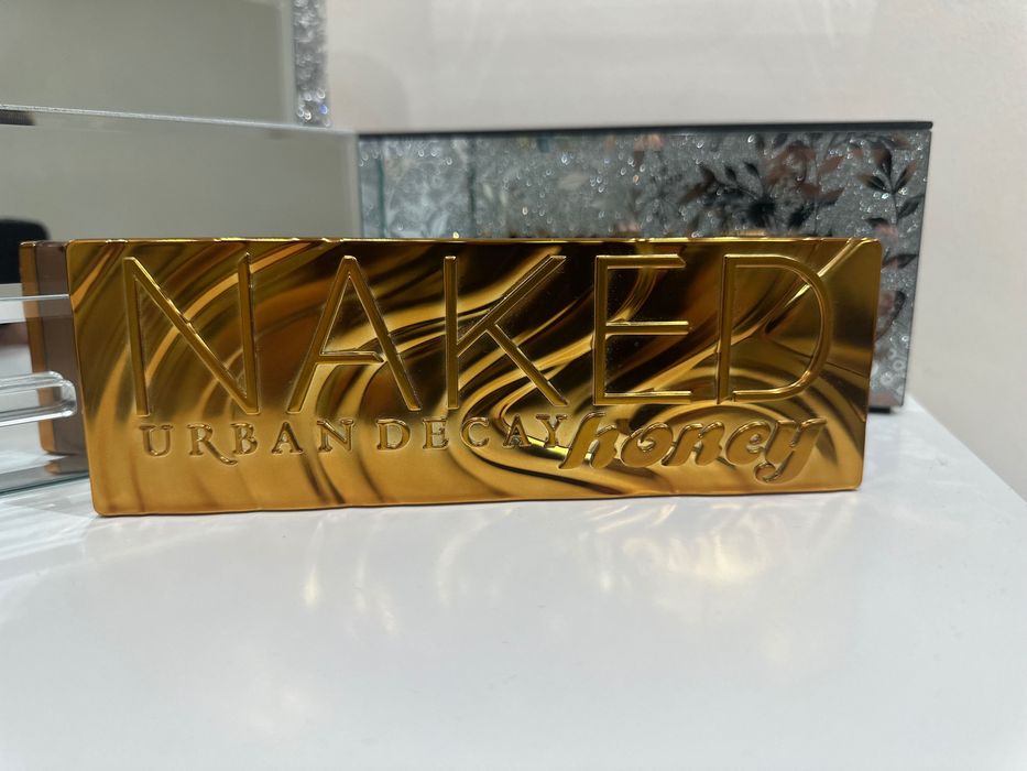 Urban Decay Honey - paleta cieni