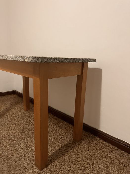 Mesa de cozinha com tampo em mármore
