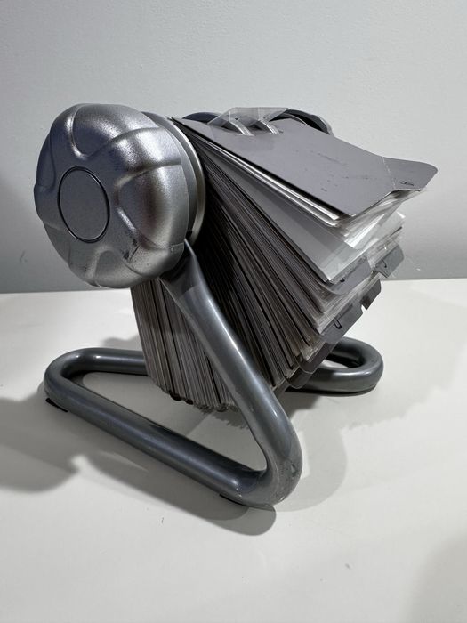 Wizytownik biurkowy organizer na wizytówki alfabetyczny