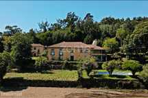 Quinta centenária com solar + duas moradias e capela