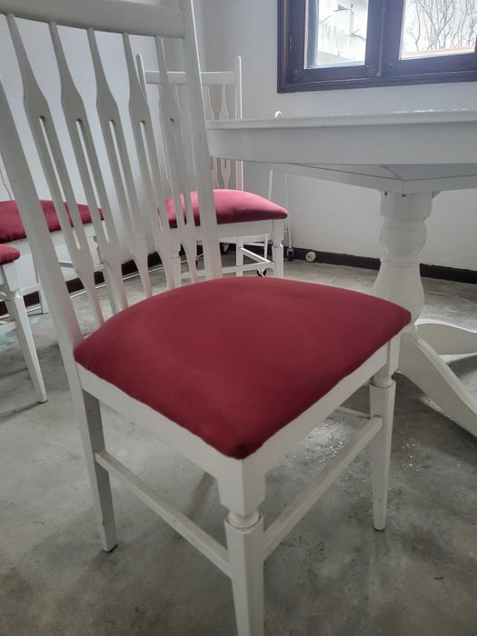 Mesa de jantar e 4 cadeiras  usadas