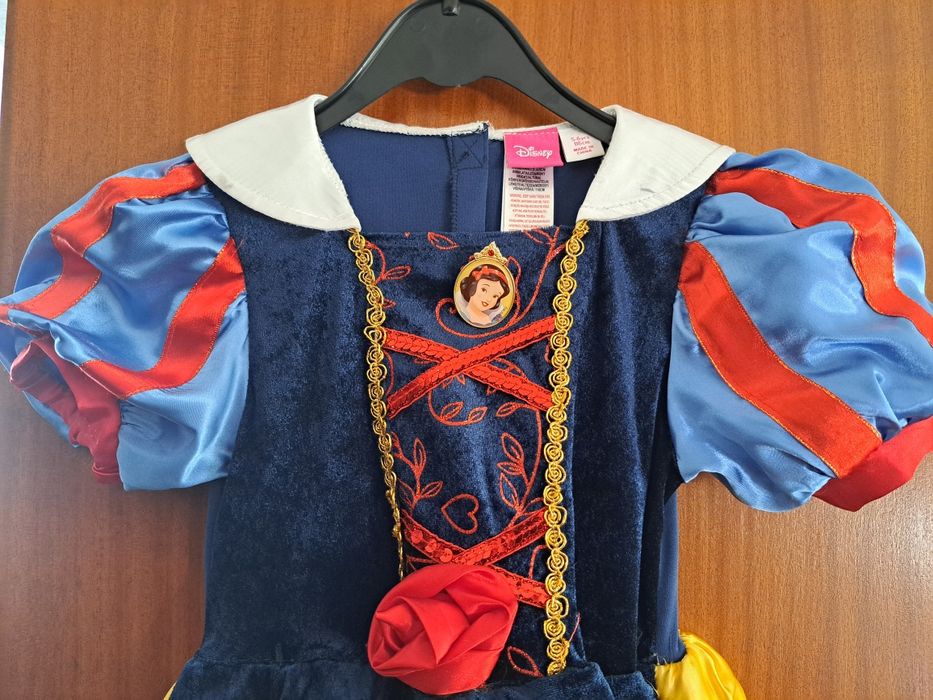 Vestido e Sapatinhos de Branca de neve