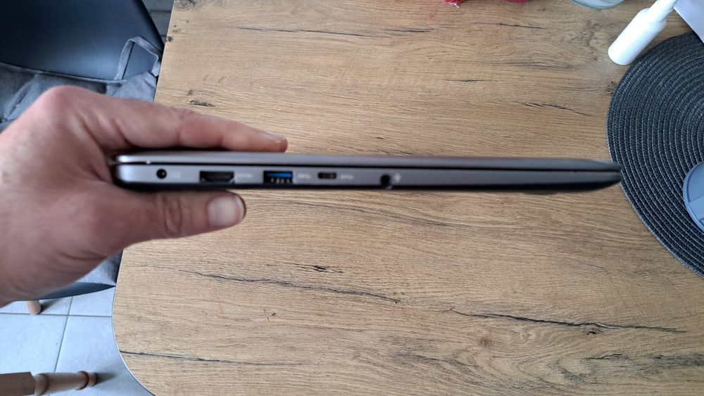 Ноутбук ASUS E403S  14 Intel N3700 ( 4 ЯДРА ) 4 RAM 120 SSD