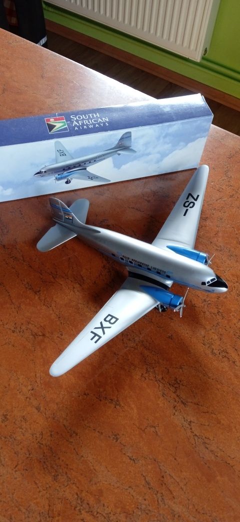 Model samolotu Douglas DC-3 skala 1/140.