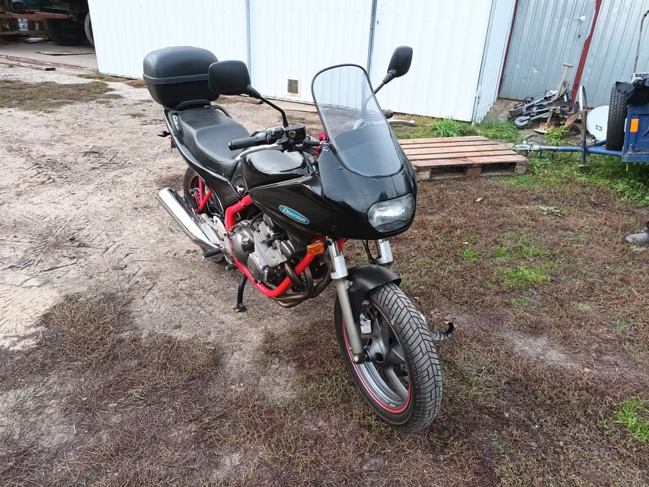 Motocykl Yamaha xj600s Diversion, kuferek, kask gratis.