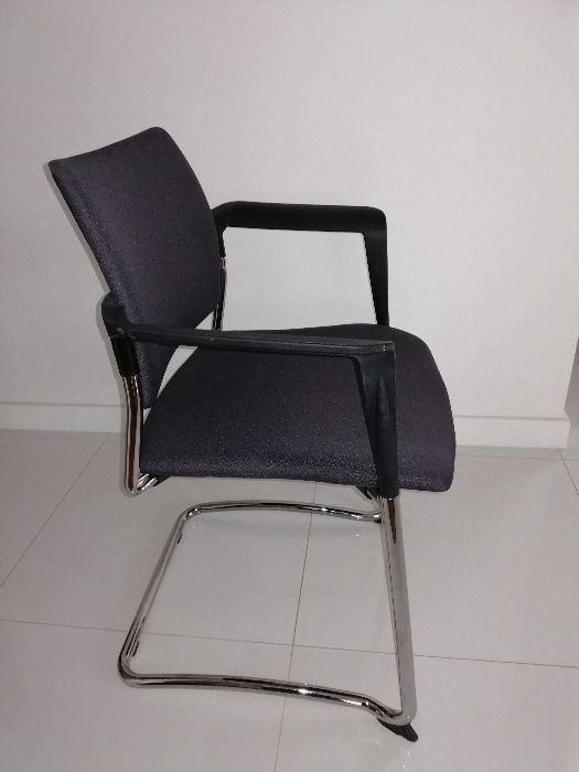 krzesło biurowe tapicerowane firmy Profim
