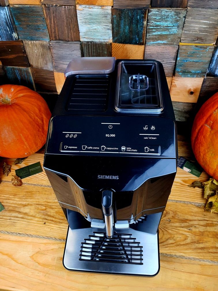 Jak nowy! Eq.300- Latte macchiato za jednym dotknięciem! Gwarancja