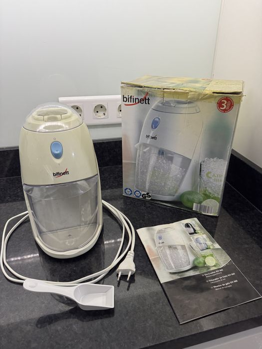 Triturador de gelo elétrico