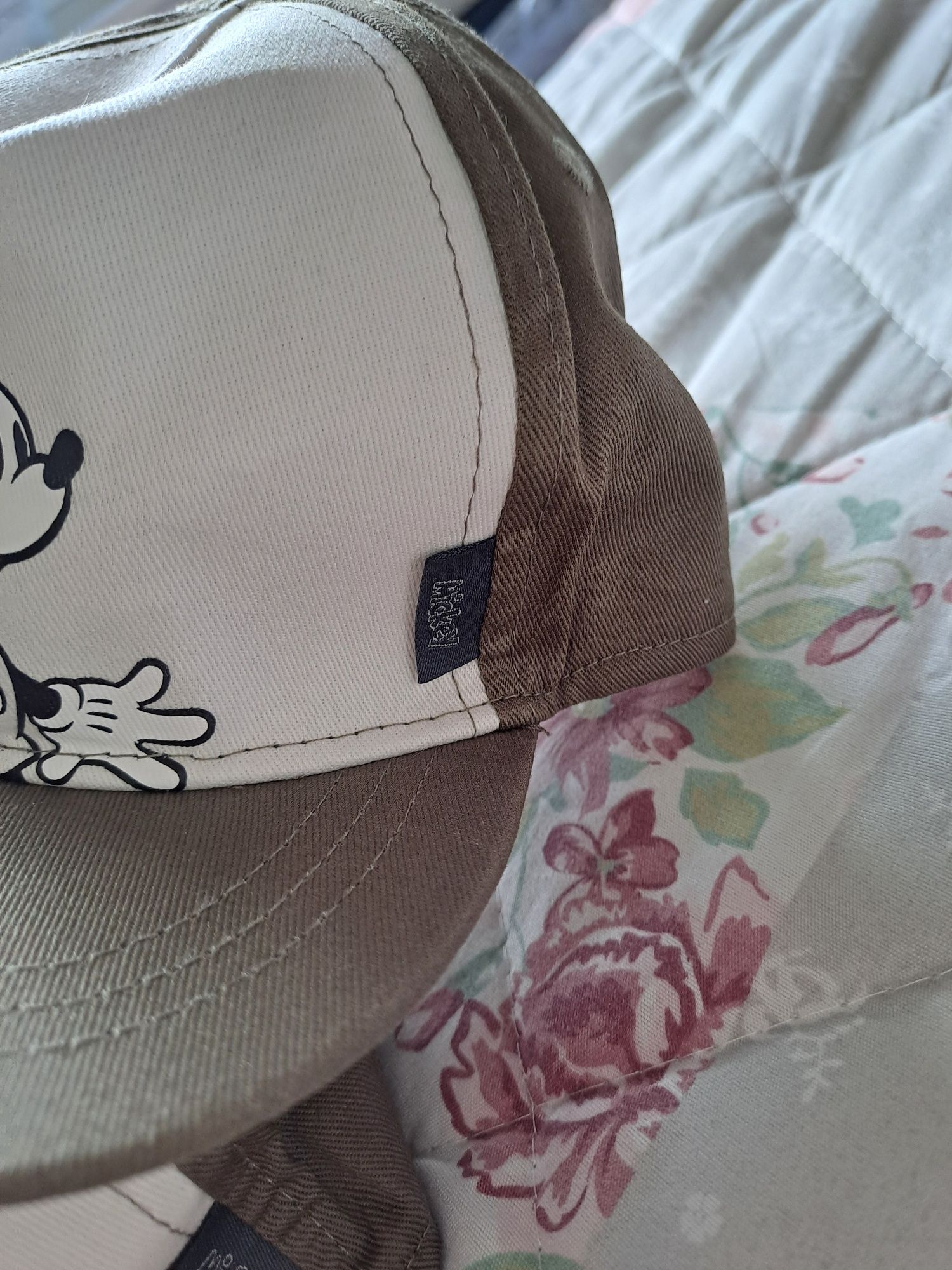 Czapka z daszkiem gumka Micky khaki h&m bliźniaki I nie tylko