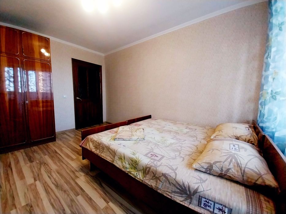 2-кім. вул.Київська, 12 школа. Район "ДентаМед". Подобово. Ціна доби.